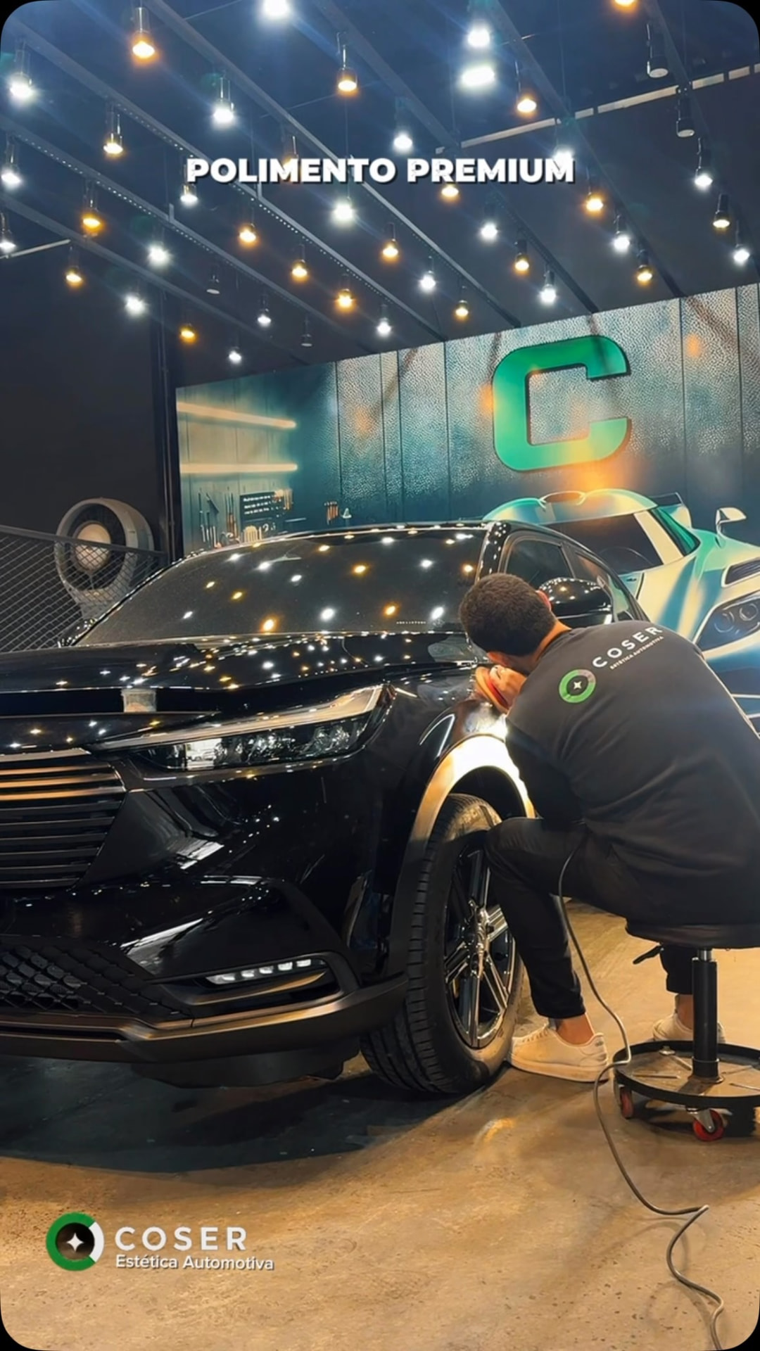 SUV preto em polimento premium — proteção de pintura automotiva em Passo Fundo